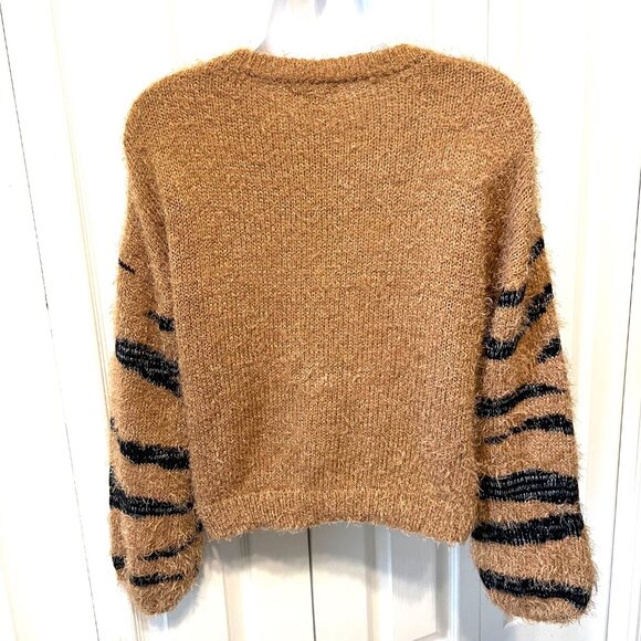 Moral Fiber Women's Cropped Long Sleeve Zebra Print Fuzzy Sweater-Sz. Med-Warm - Picture 9 of 15